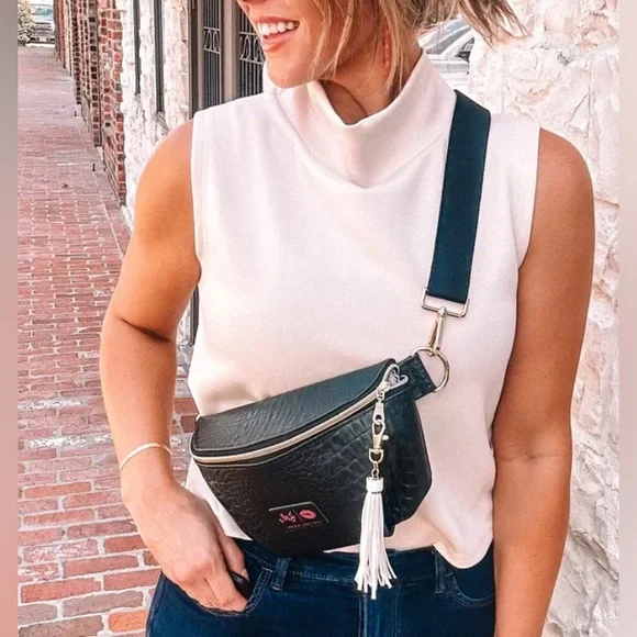 Makeup Junkie Large Sidekick Bag Shade of Onyx Silver Tassel Snakeskin Interior - Picture 8 of 11